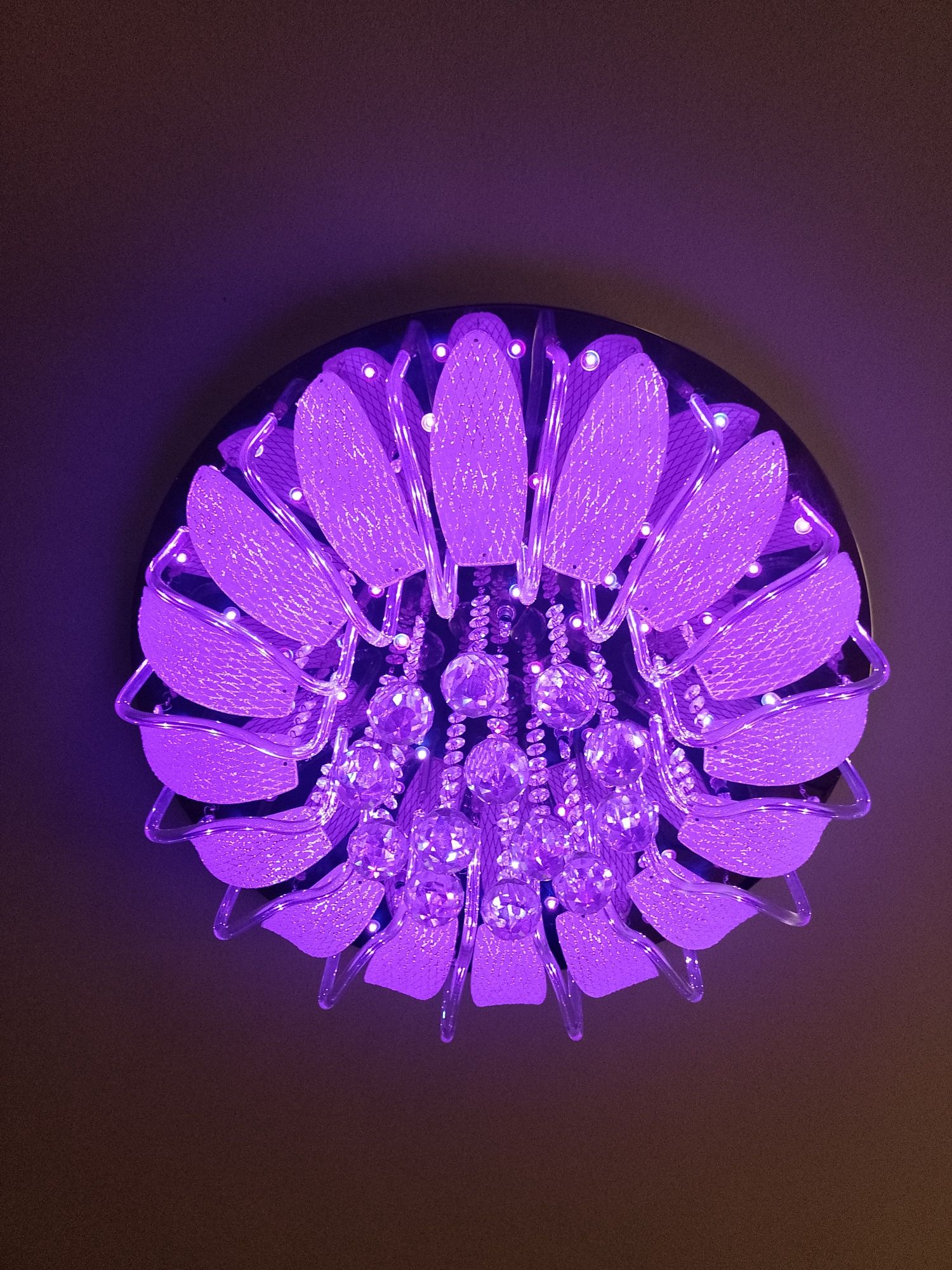 Sprzedam żyrandol led