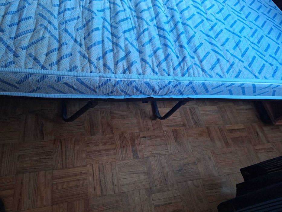 Móvel com cama embutida