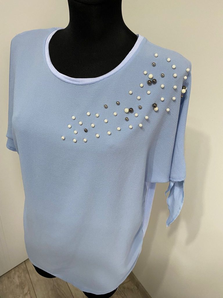 Niebieska bluzka damska z wiązanymi rękawami i perełkami / XL