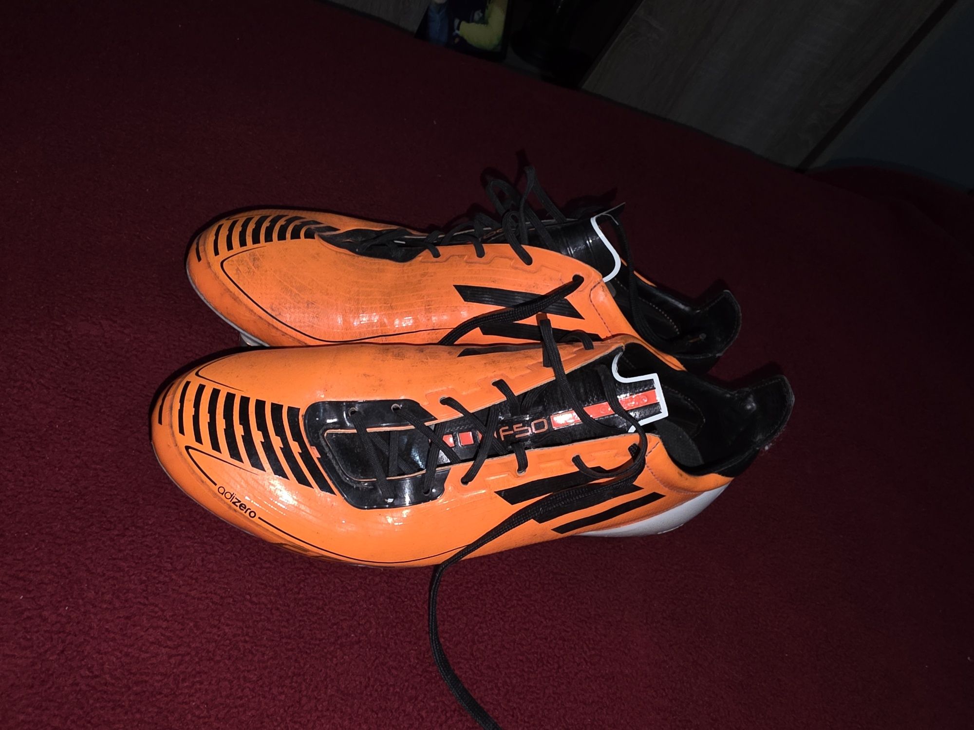 Chuteira Adidas f50