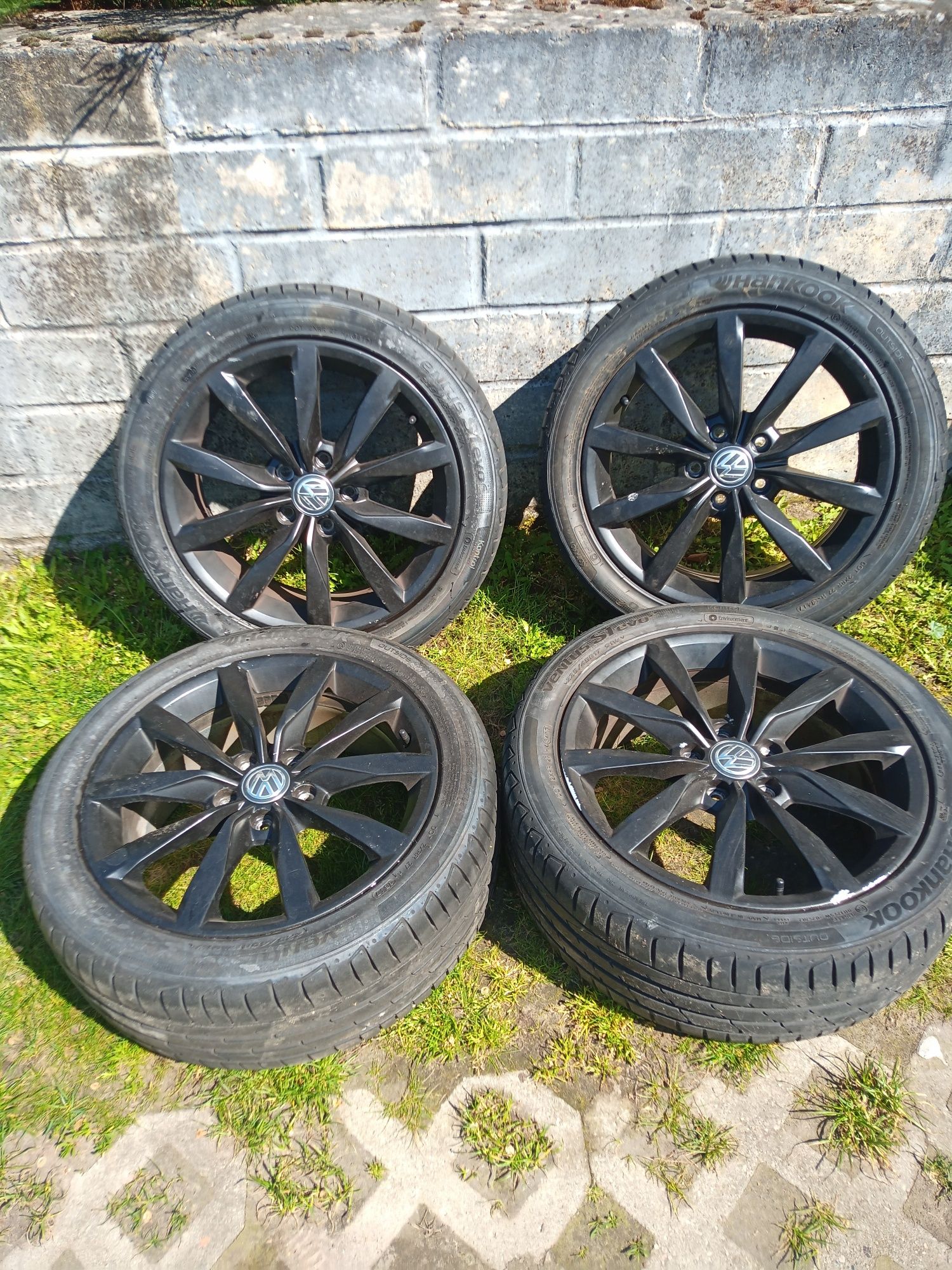 Alu 17" ET 49   7.0Jx17H2 od VW  plus opony