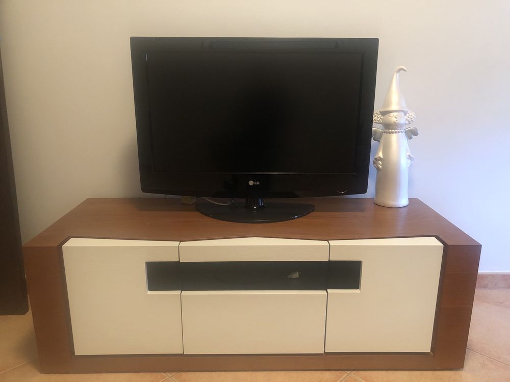 Movel de TV em madeira