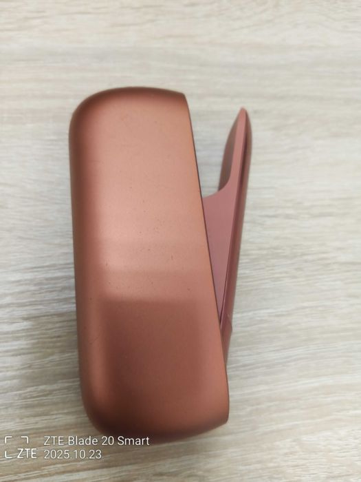 Зарядной кейс для устройства с нагревом.