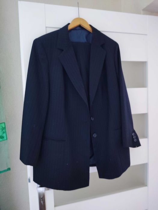 Garnitur damski granatowy prążki 44