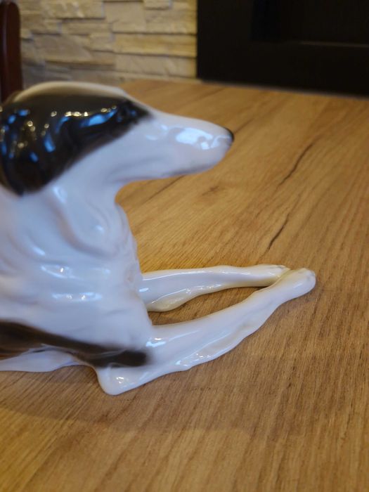 Rosenthal - piękna figurka charta proj. M Valentin , pies , porcelana