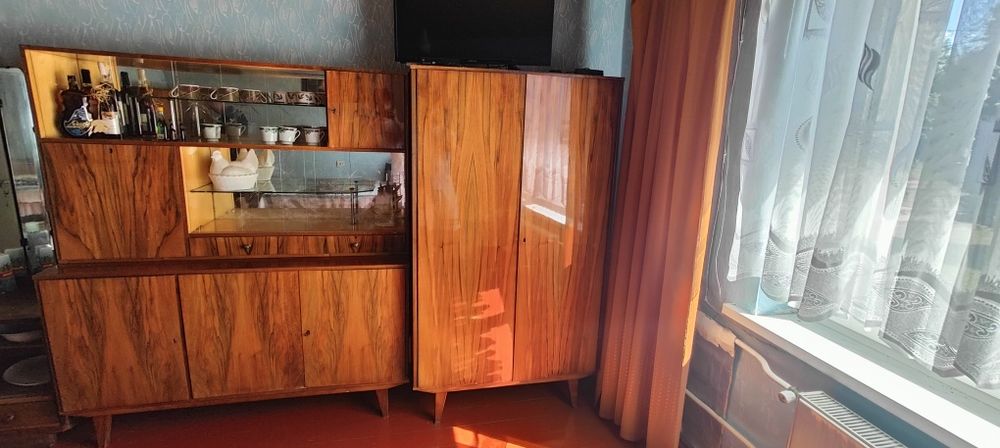 Stary komplet mebli, barek i dwie szafy z PRLu