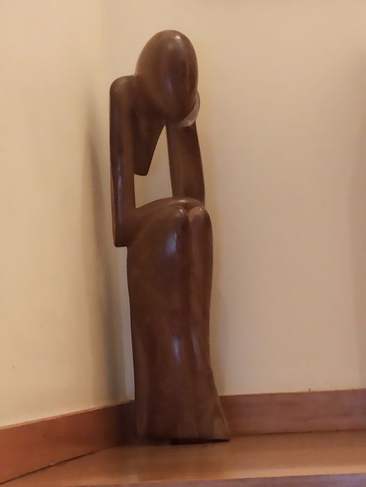 Pensadores decorativas em madeira