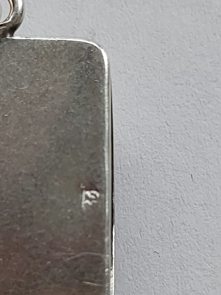 Wisiorek srebrny pr. 925 z bursztynem naturalnym