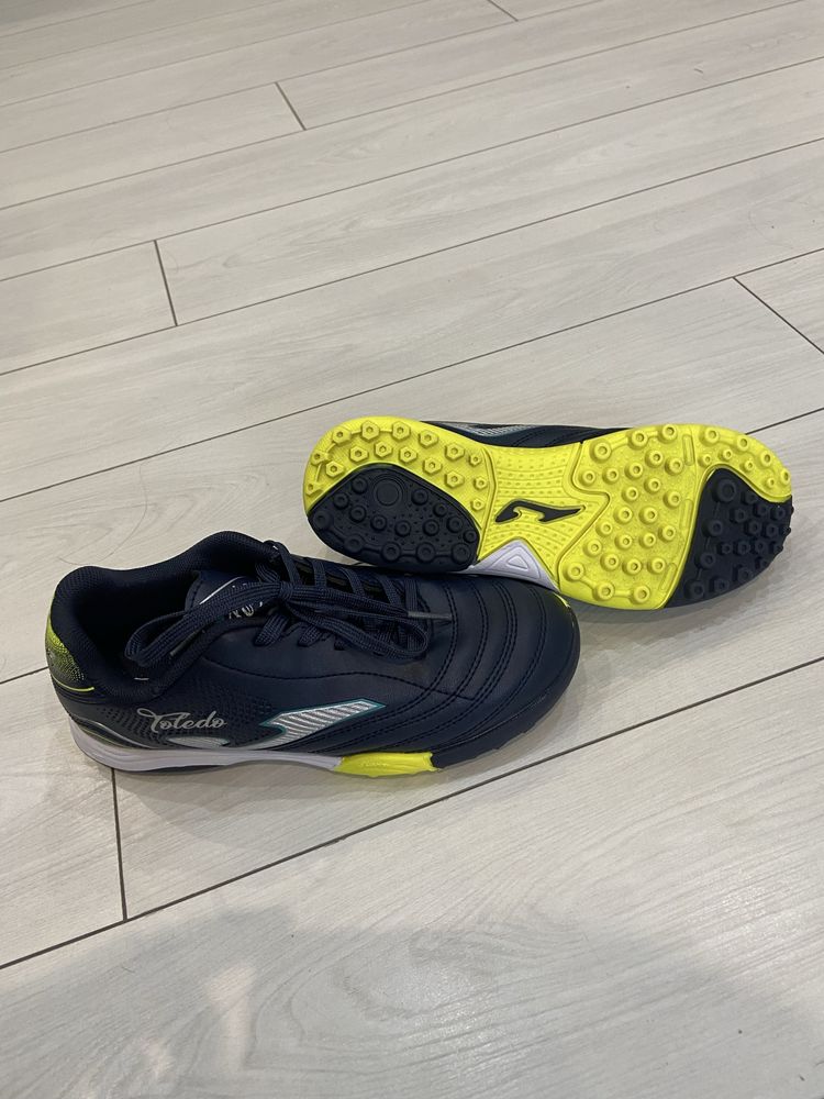 Детские бутсы-сороконожки Joma