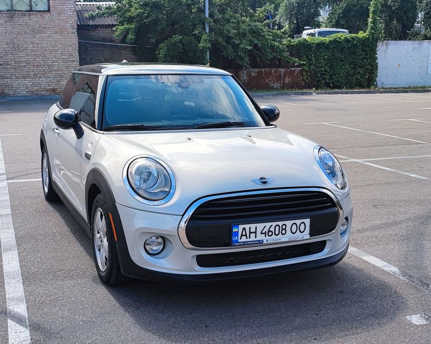 Продам Mini cooper f56 (2015г.) 44000 км. пробег
