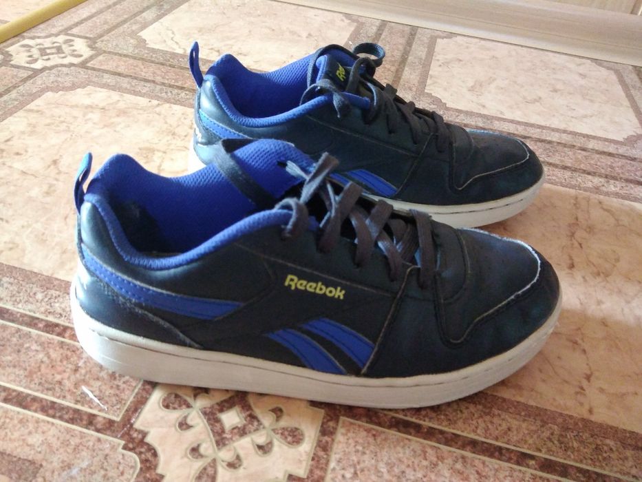 Buty chłopięce Reebok granatowe r. 37
