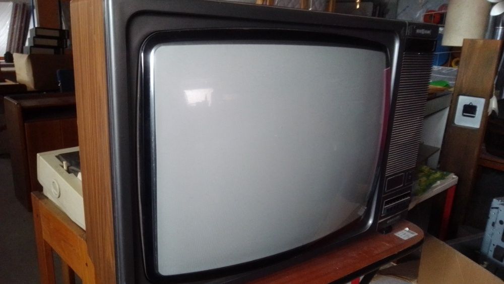 Televisão antiga DECCA Colour