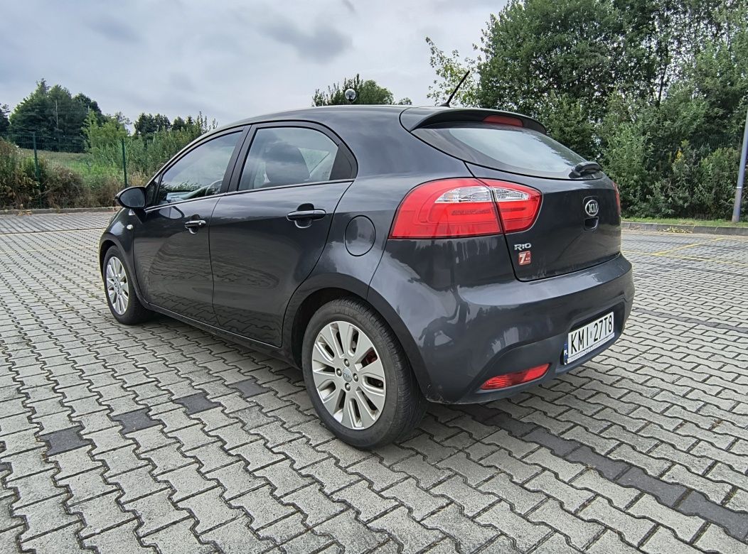 Samochód osobowy Kia Rio 1.2 2024 Rok Zadbane