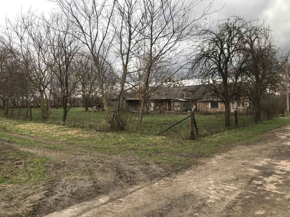 Продам Будинок  на 40 сот.землі !