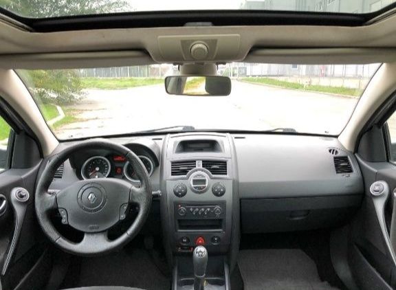 Renault megane II panorama