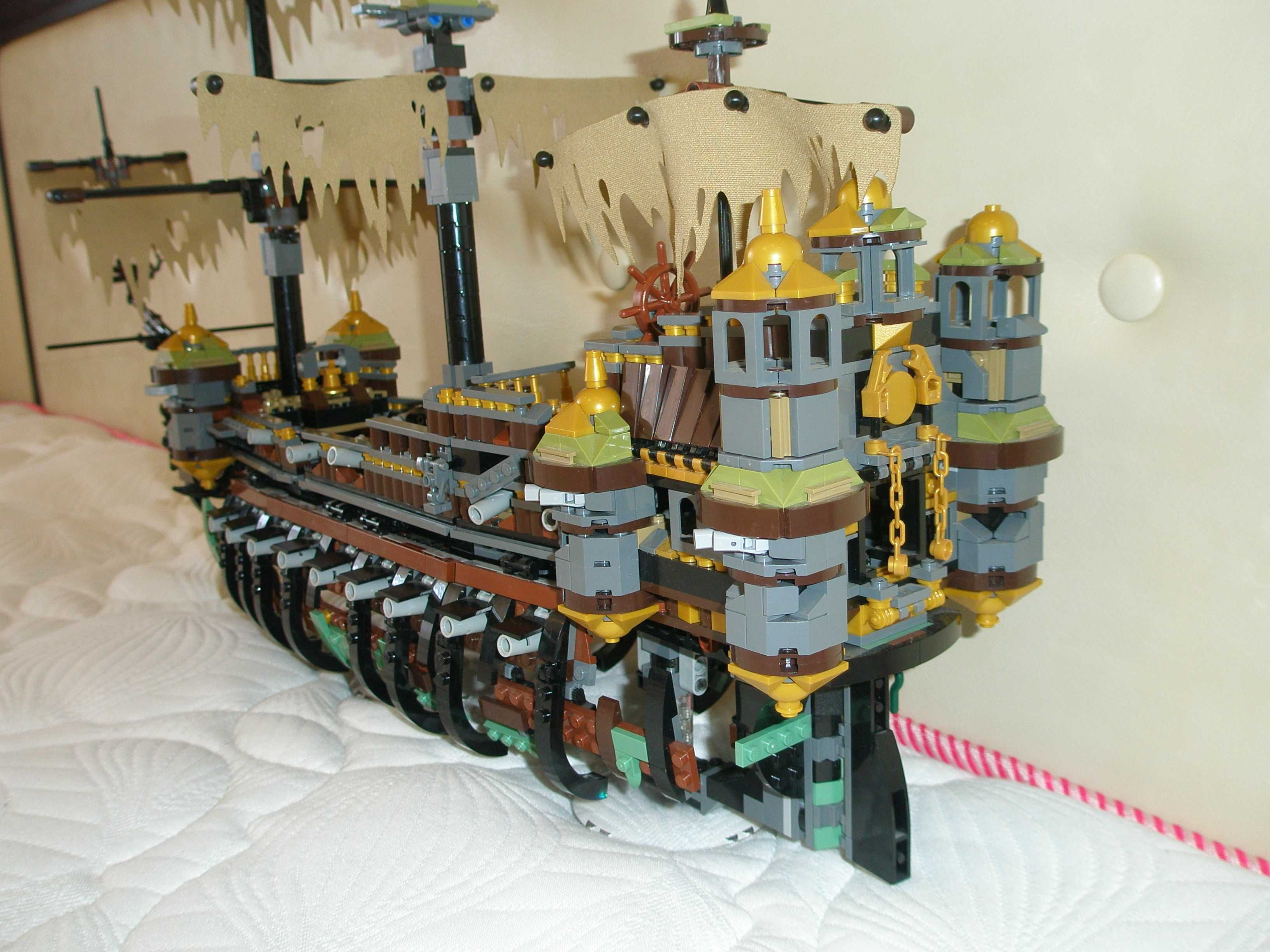Конструктор LEGO Pirates of the Caribbean Тихая Мэри 71042