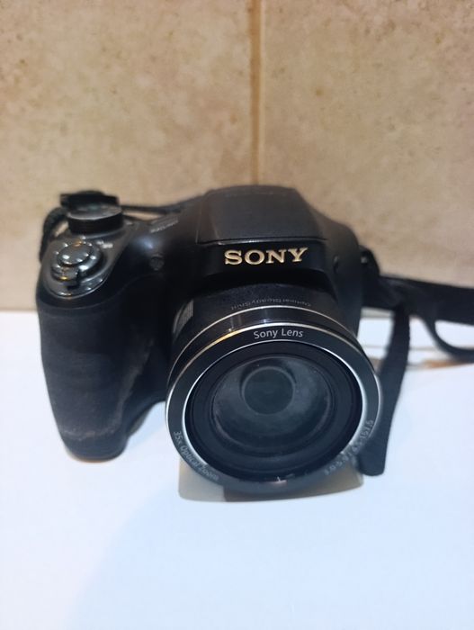 Sony Cyber-shot DSC-H300.