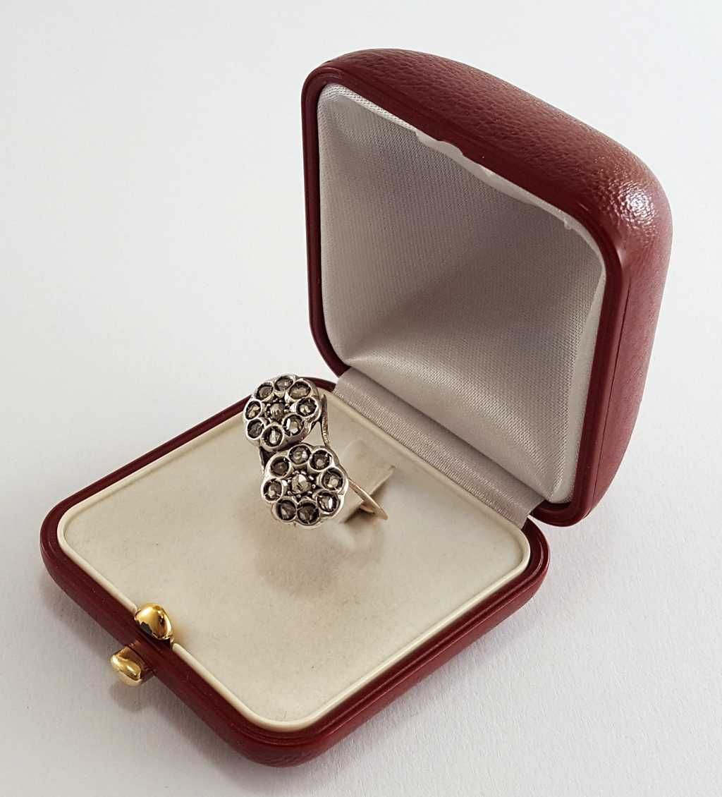 Złoty pierścionek z rautami diamentowymi 0,60 ct z ok. 1900 roku