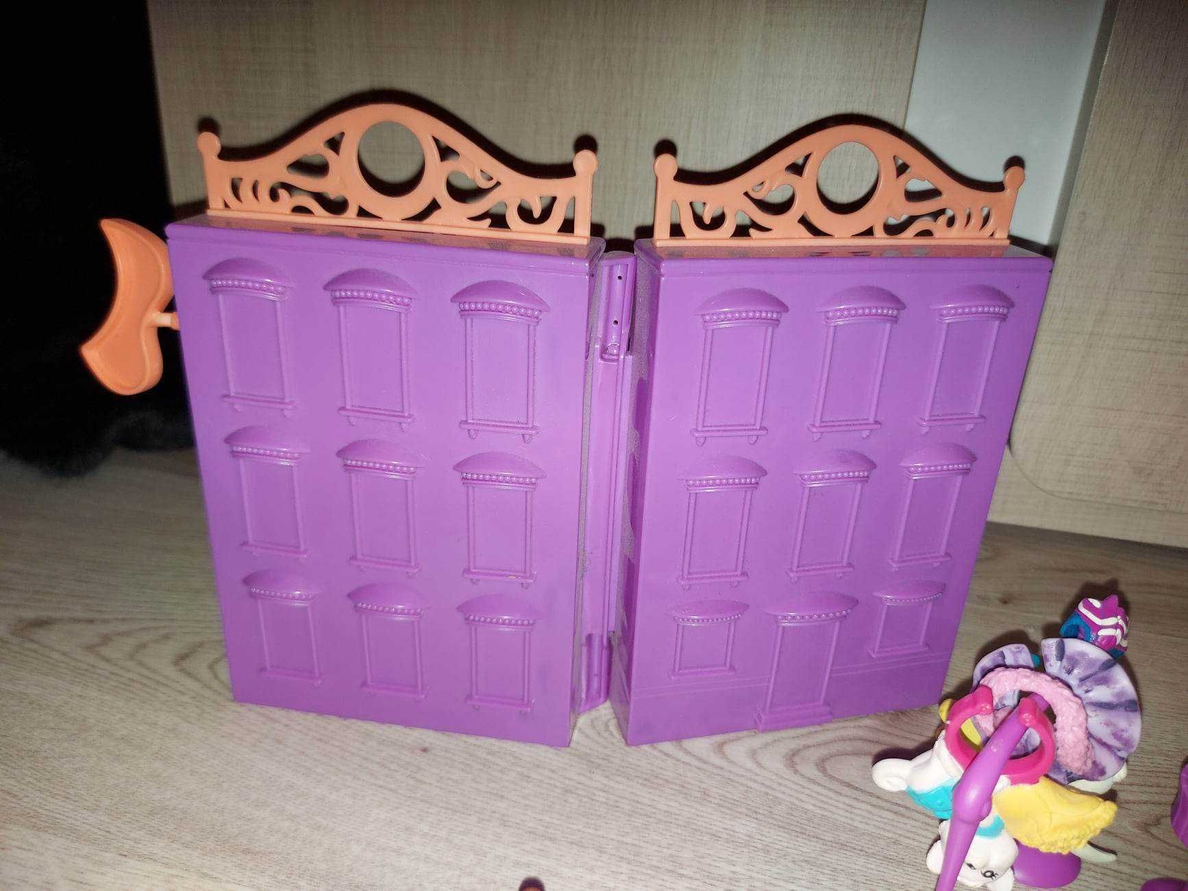 Polly Pocket garderoba plus pieski - około 50 elementów