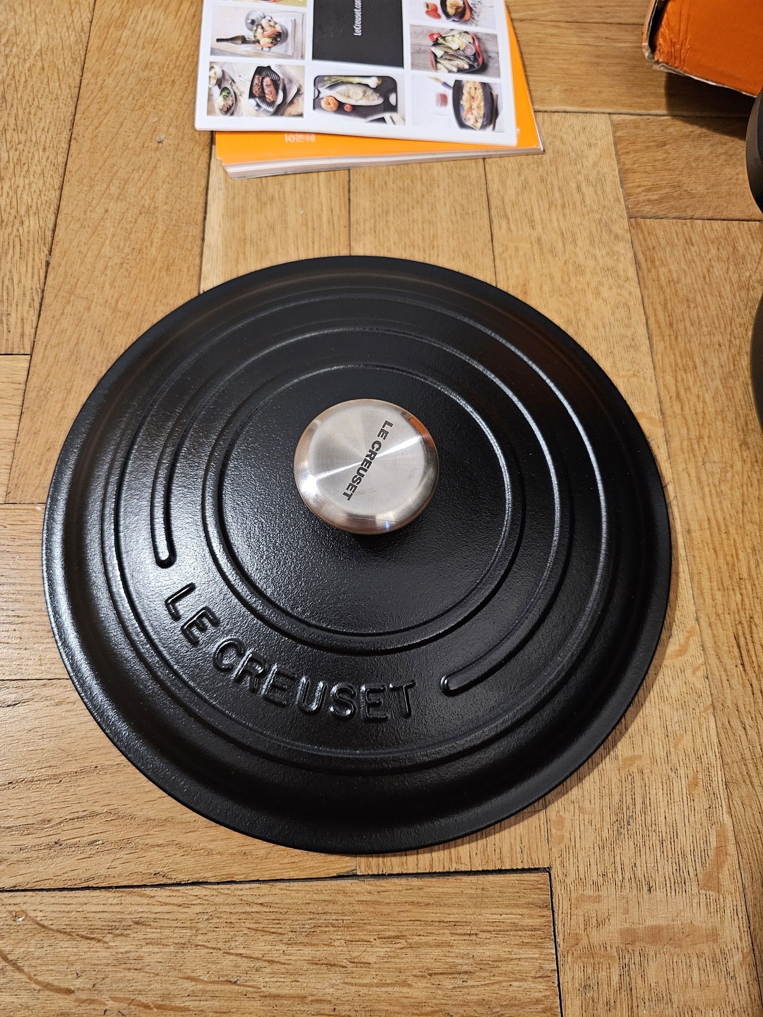 Le Creuset Signature Garnek żeliwny 22cm 3.3L czarna okrągły 3,3L 22