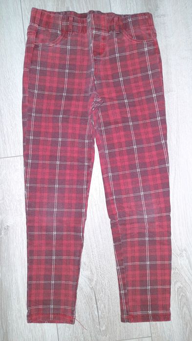 Czerwone spodnie w kratę Pepco r. 134