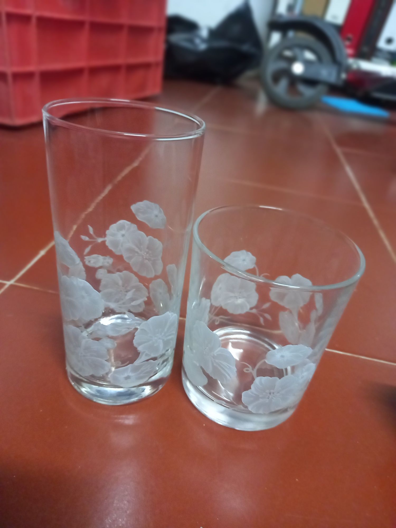 Copos de vidro em 2 tamanhos