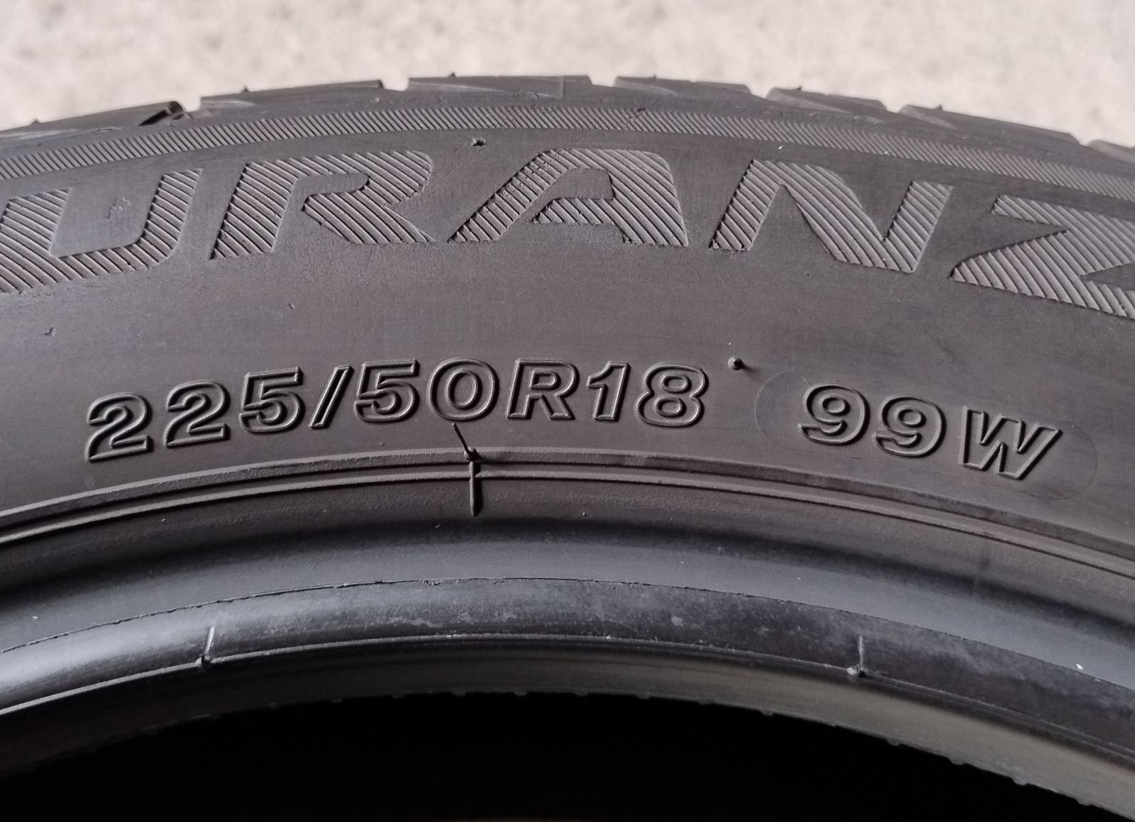 Шини б в літні R18 225/50 Bridgestone Turanza T001