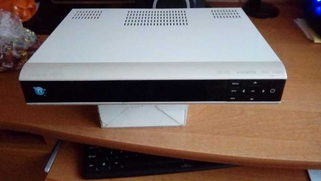 NBOX-5800Sx E2 BSLA/BZZB OpenPLi 8.6 sam tuner bez dysku