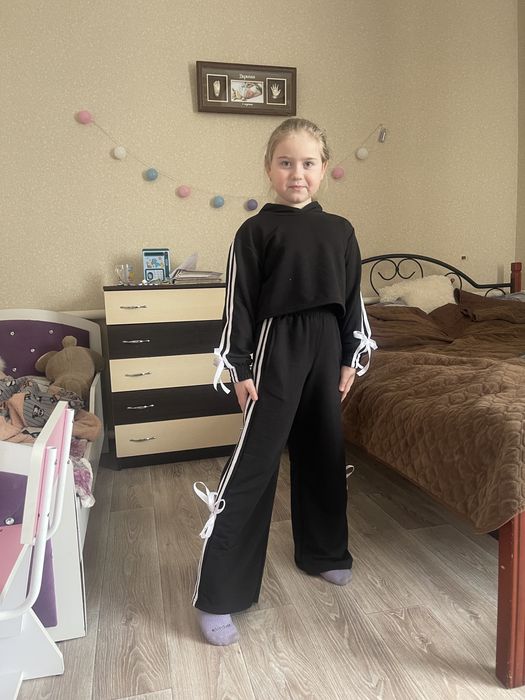 Продам  спортивные костюмы на рост примерно 130