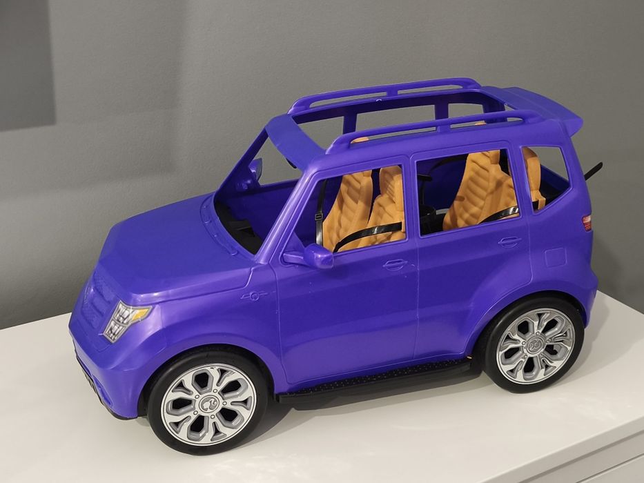 Duży oryginalny samochód SUV barbie.