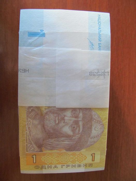 1 гривня 2014рік 5корінців по 100штук