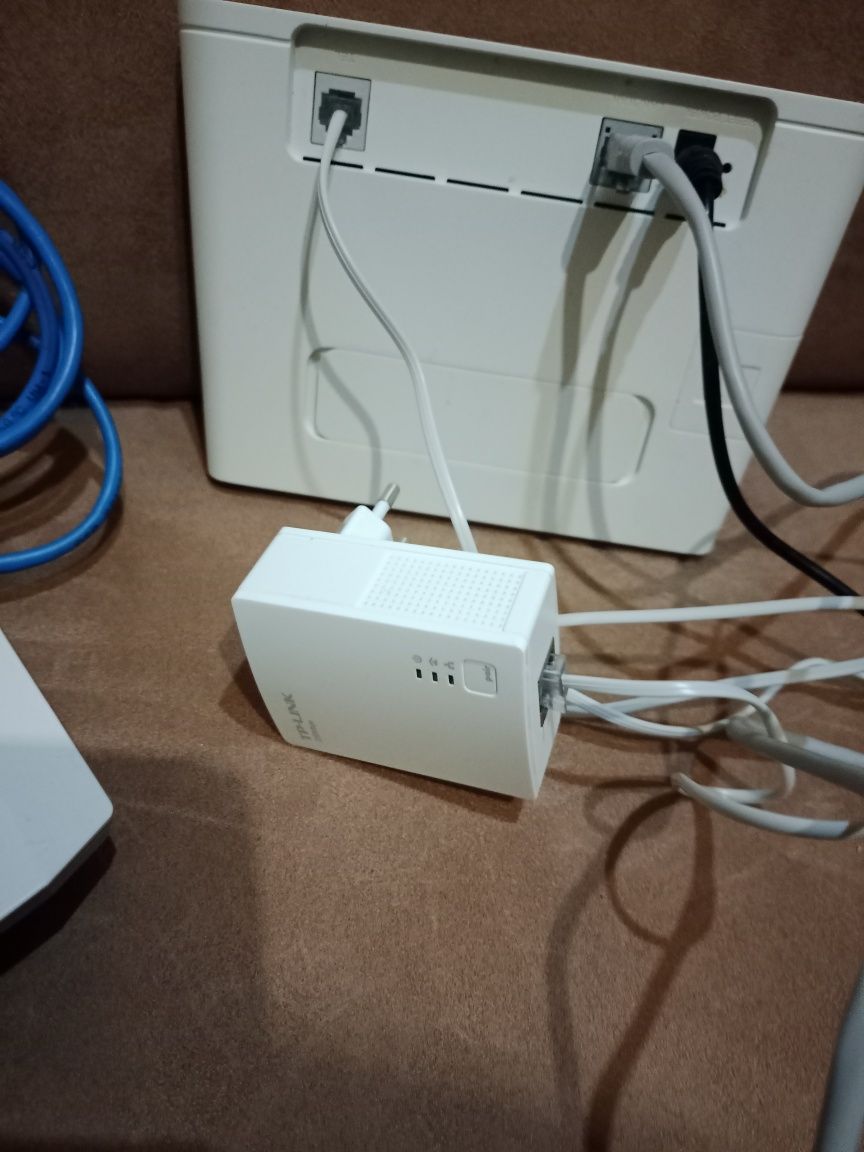 Роутер huawei 7 для планшета с sim-карта Київстар.