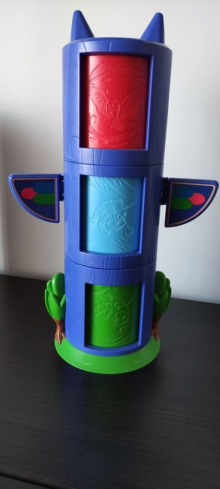 Torre PJ MASKS com respetivos bonecos