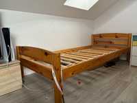Drewniane łóżko jednosobowe