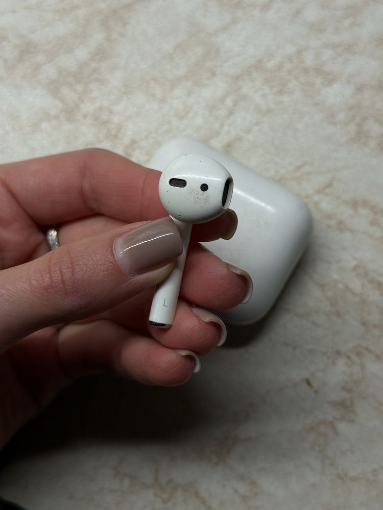 Airpods 1 - на запчастини
