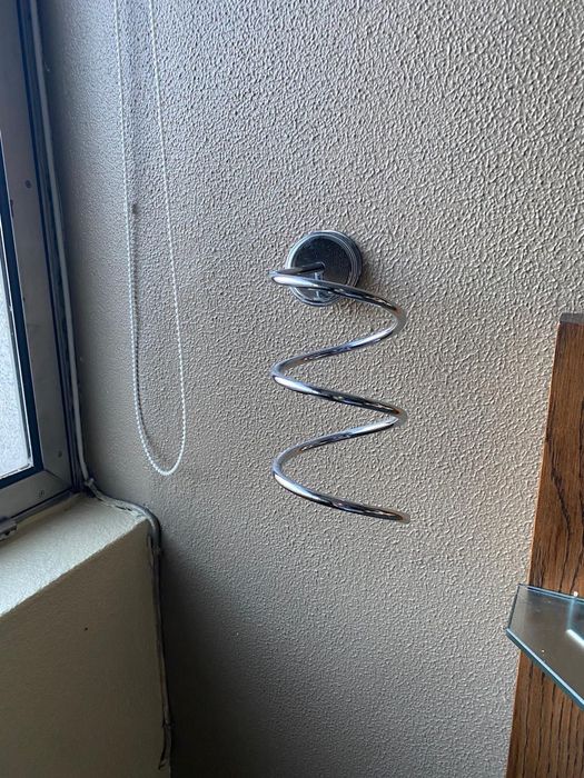 3 bases para pendurar secador de cabelo