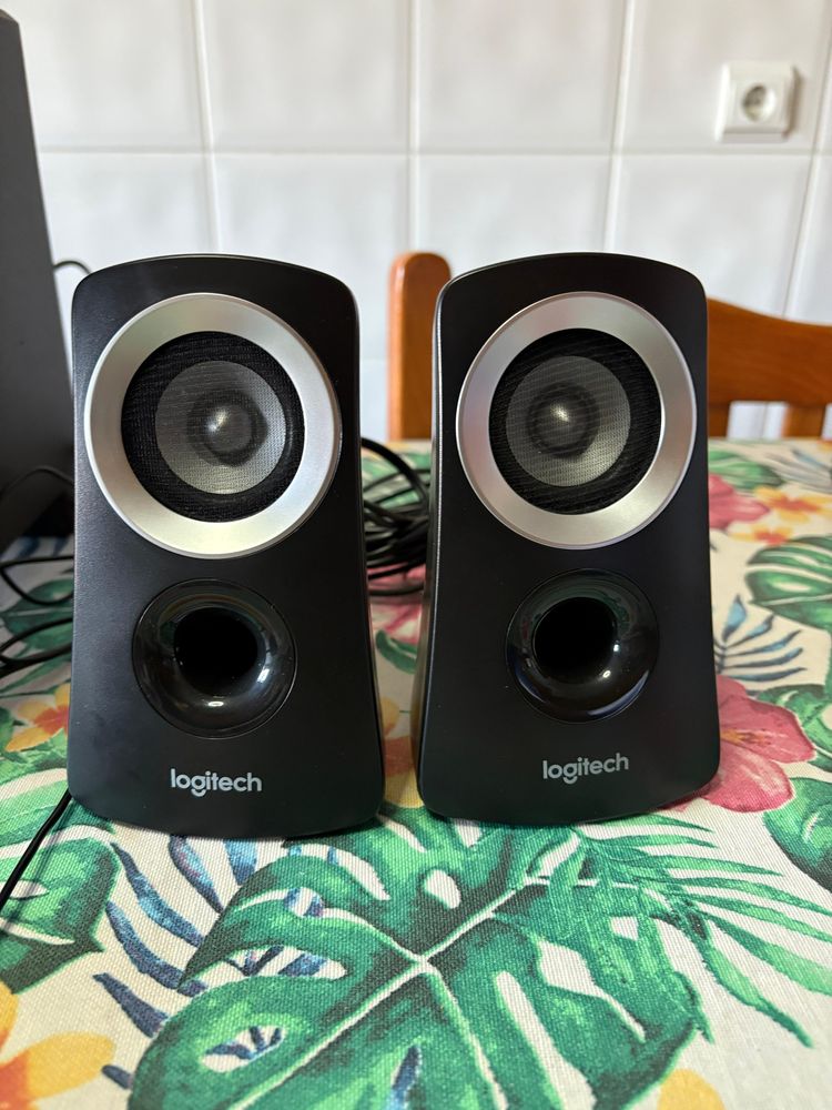 Colunas Logitech 2.1 Z313