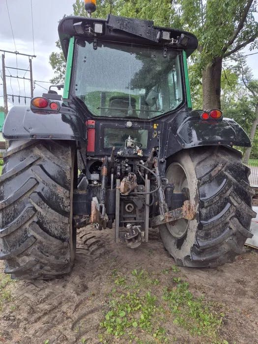 Ciągnik VALTRA T151