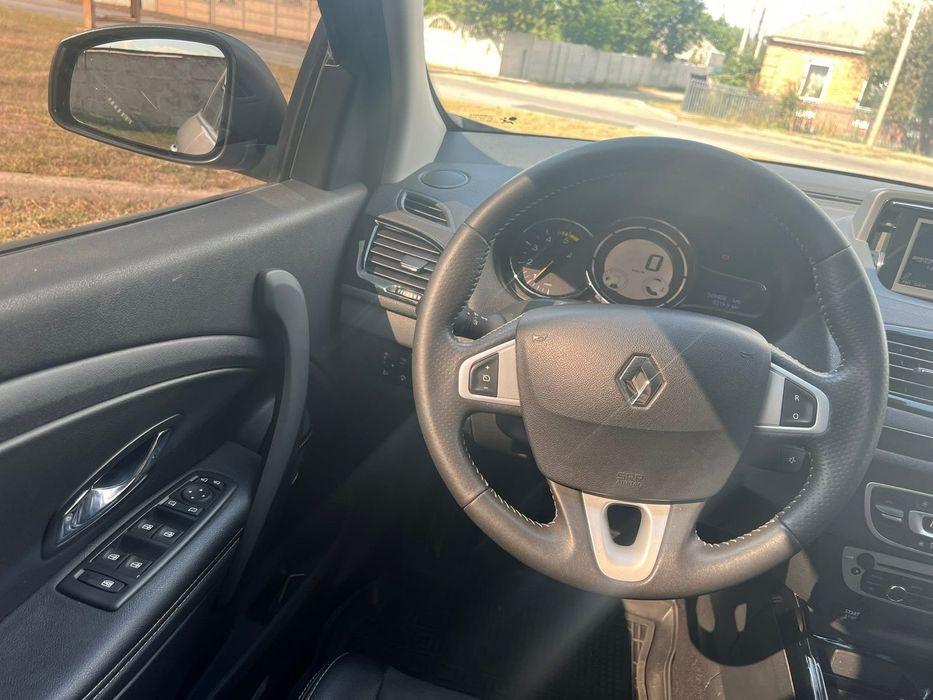 Меган 3 у відмінному стані