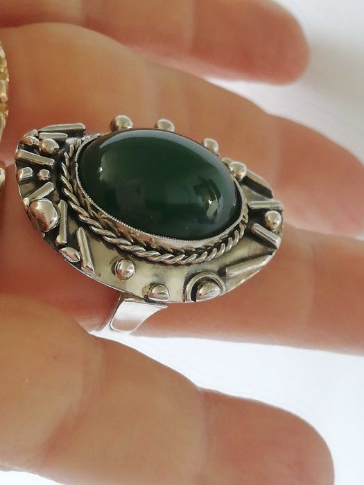 SREBRNY okazały pierścionek z naturalnym kamieniem . Czasy PRL