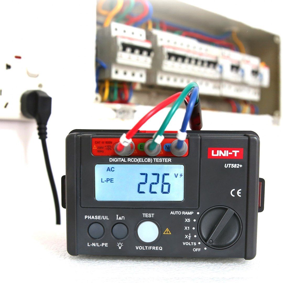 cyfrowy tester wyłączników rcd uni-t ut582+