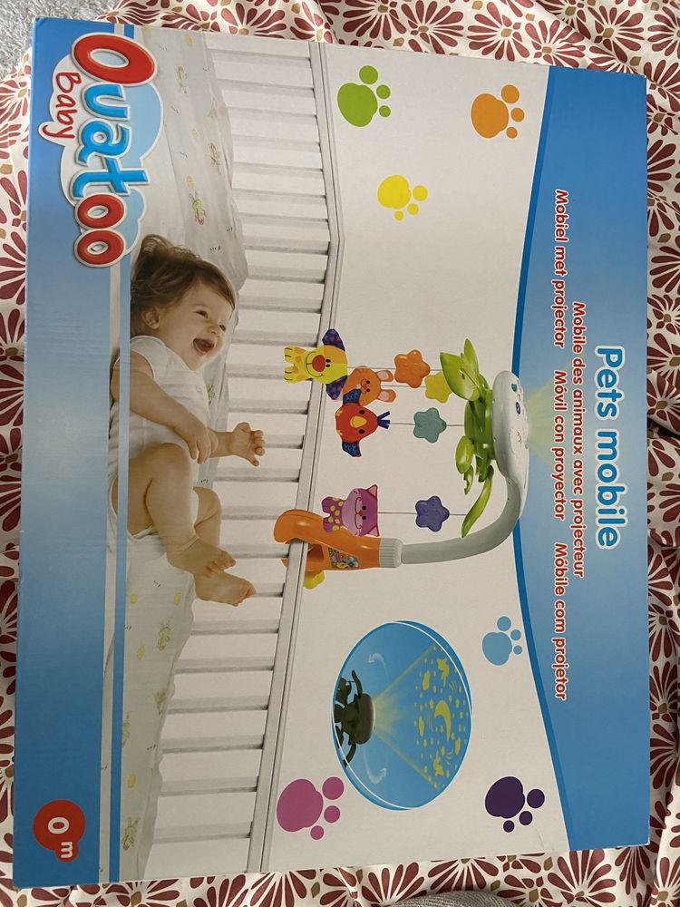 Móbile de projeção Ouatoo Baby (animais) para berço