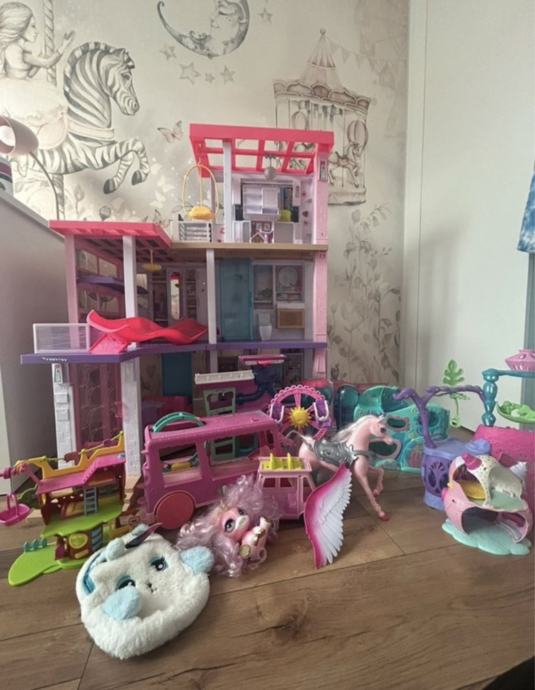 domem barbie z basenem,windą i zjeżdżalnią