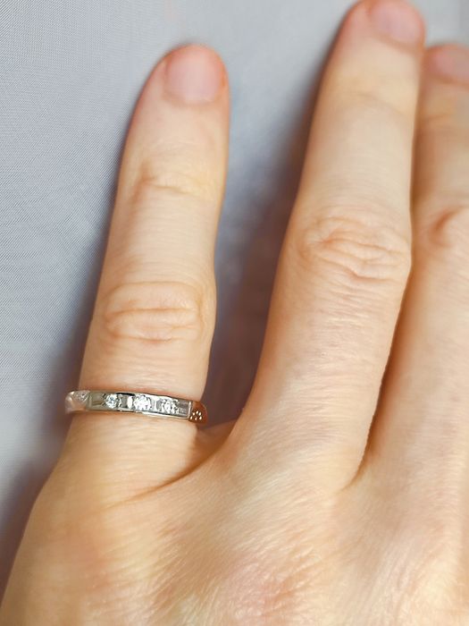 Элитное Новое Золотое Колечко с Натуральными Бриллиантами !