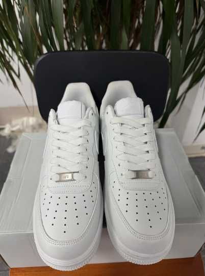 Nike Air Force 1 Low '07 White Gum Biegania / Rozmiar.43