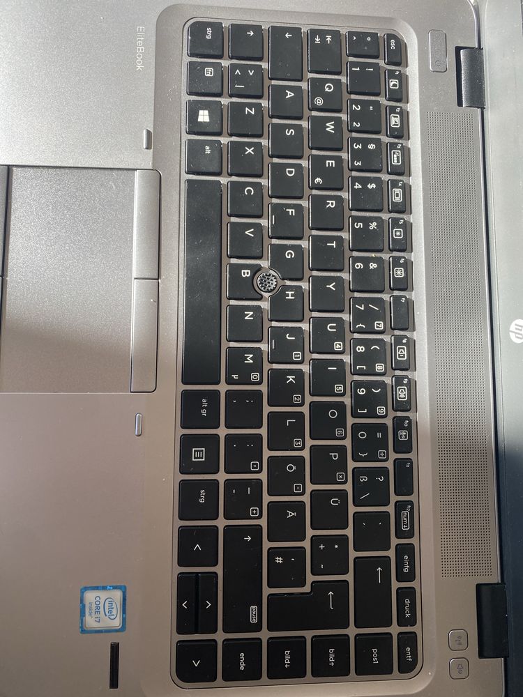 Laptop i7, 8GB, SSD 256, Win 10 Pro + Ładowarka (orginalna)