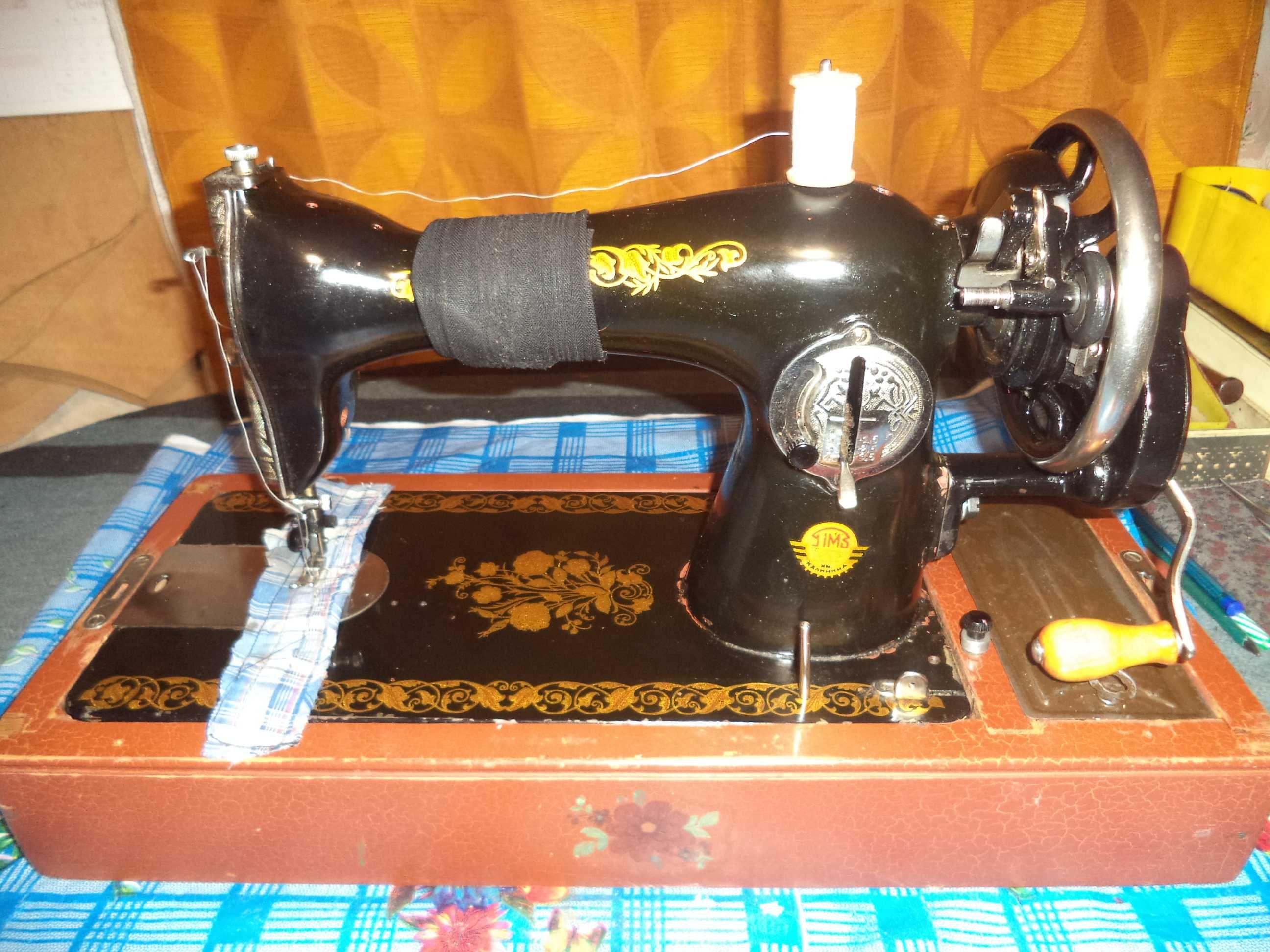 Швейная машинка "Подолка 1-М" настольная