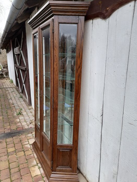 Dębowa witryna szklana