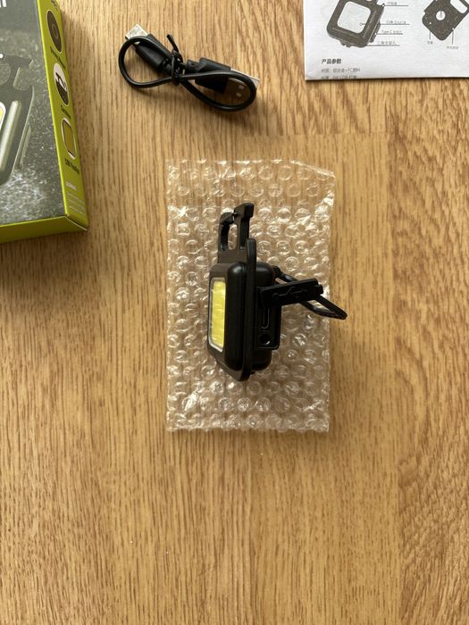 Аккумуляторный LED фонарик светодиодный фонарь ручной брелок карабином