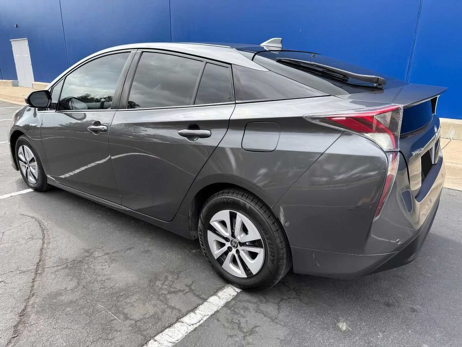 Toyota Prius      2017